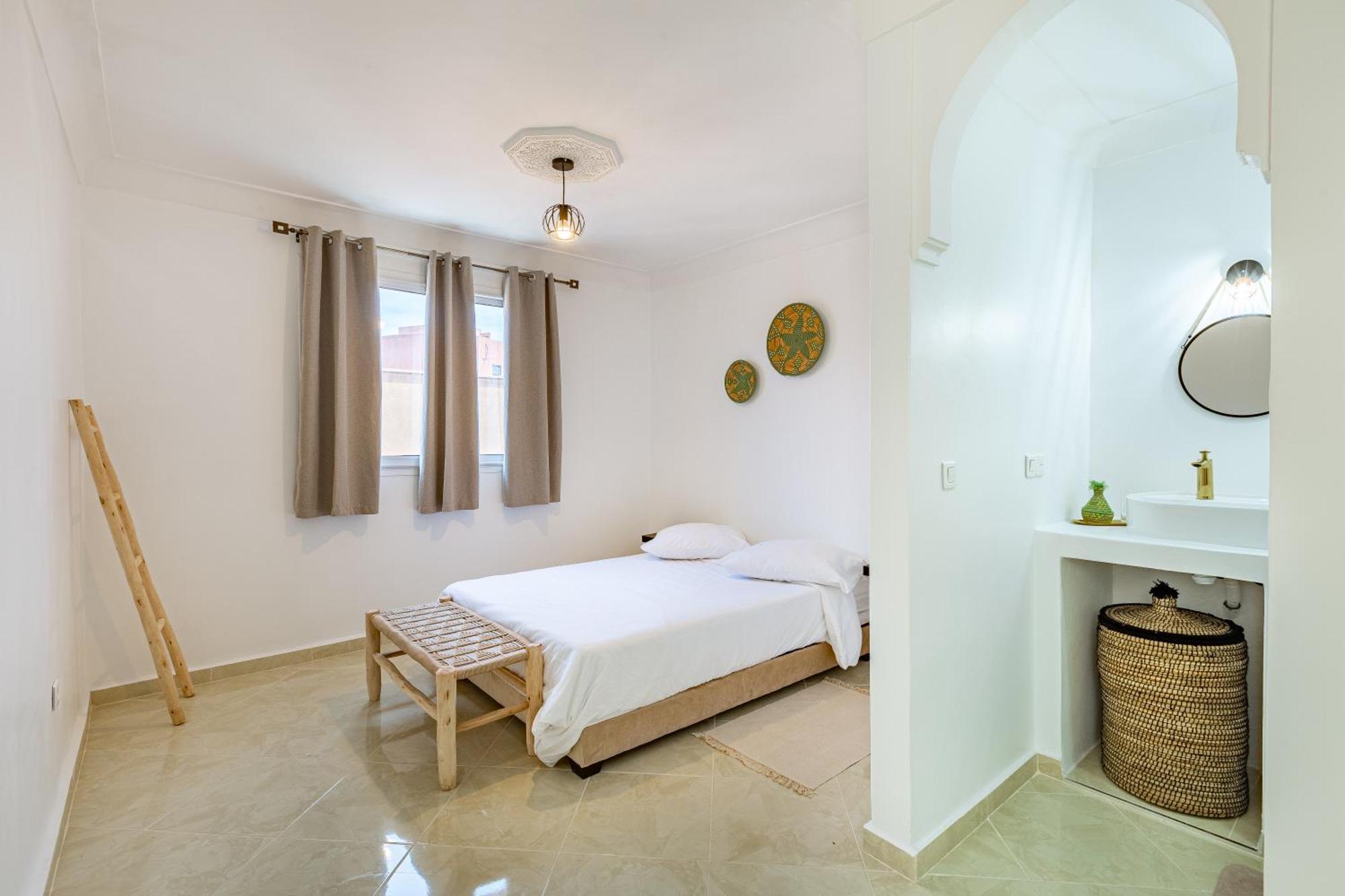 Riad Dar Juma, Suites & Appartements, Spa & Piscine Chauffee マラケシュ エクステリア 写真