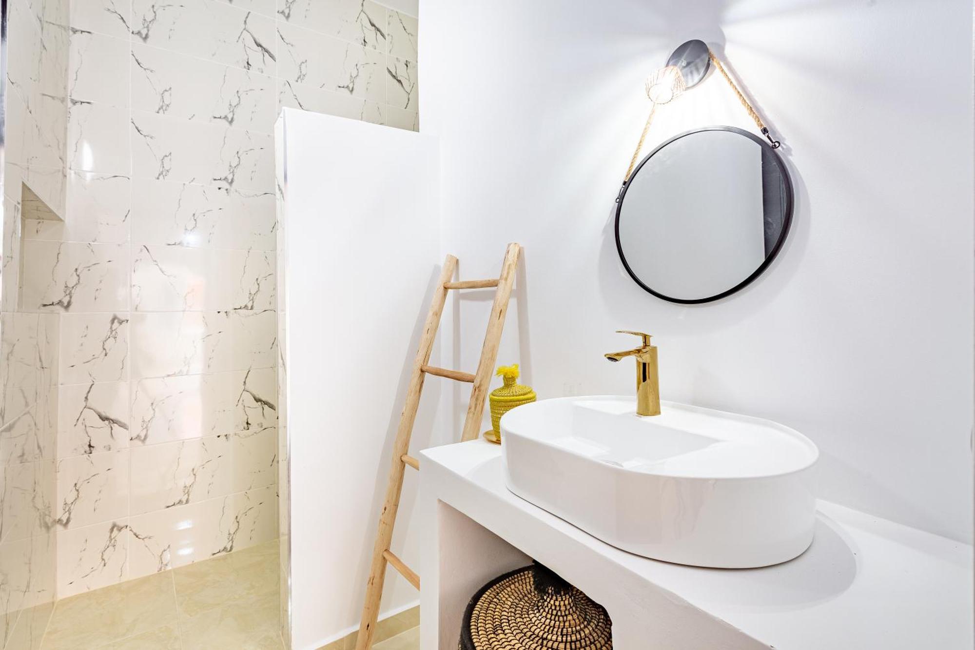 Riad Dar Juma, Suites & Appartements, Spa & Piscine Chauffee マラケシュ エクステリア 写真