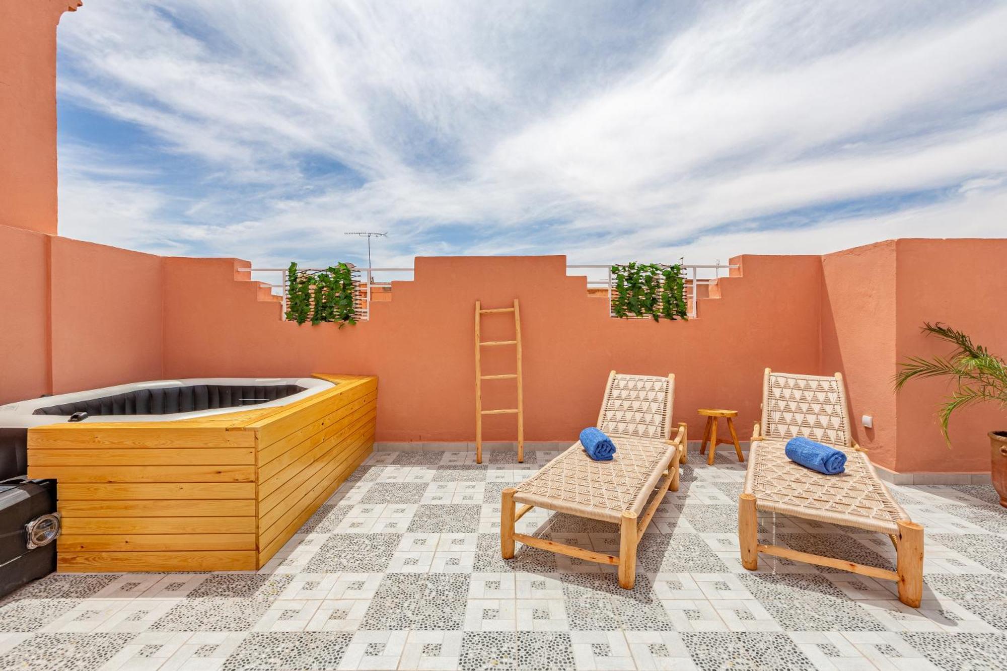 Riad Dar Juma, Suites & Appartements, Spa & Piscine Chauffee マラケシュ エクステリア 写真