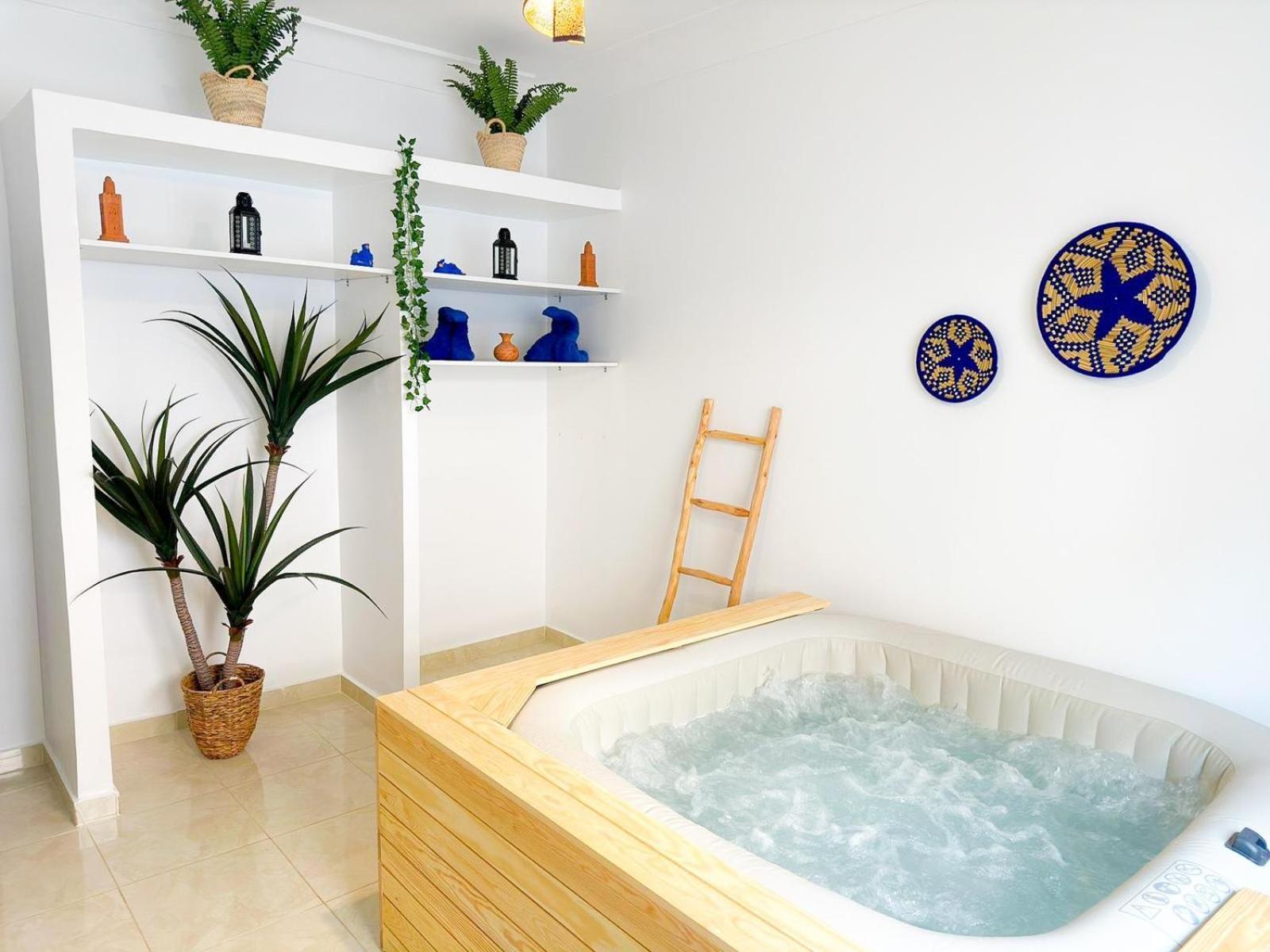 Riad Dar Juma, Suites & Appartements, Spa & Piscine Chauffee マラケシュ エクステリア 写真