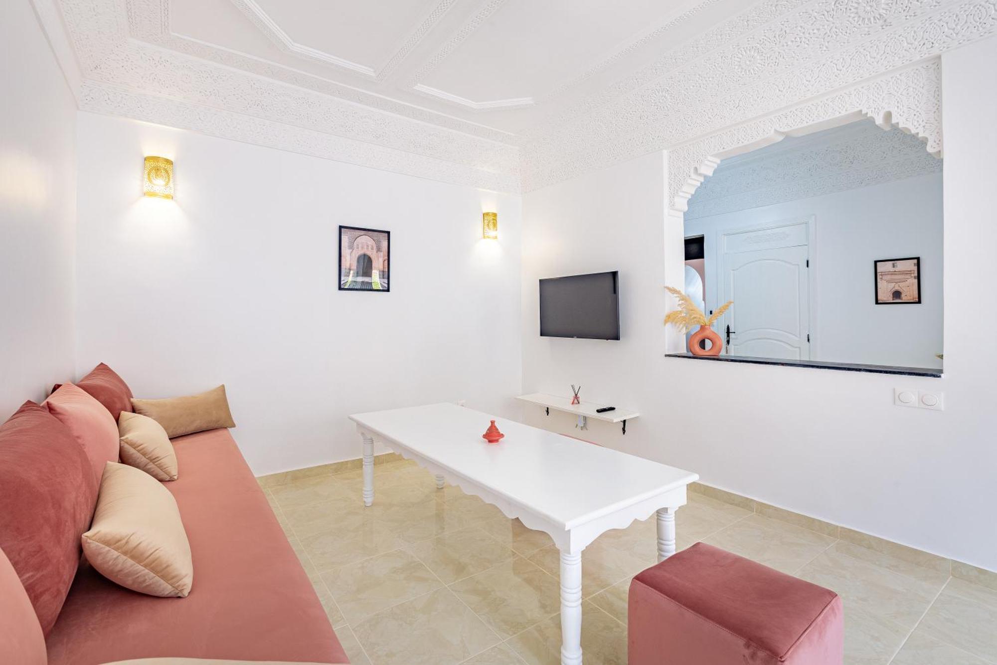 Riad Dar Juma, Suites & Appartements, Spa & Piscine Chauffee マラケシュ エクステリア 写真